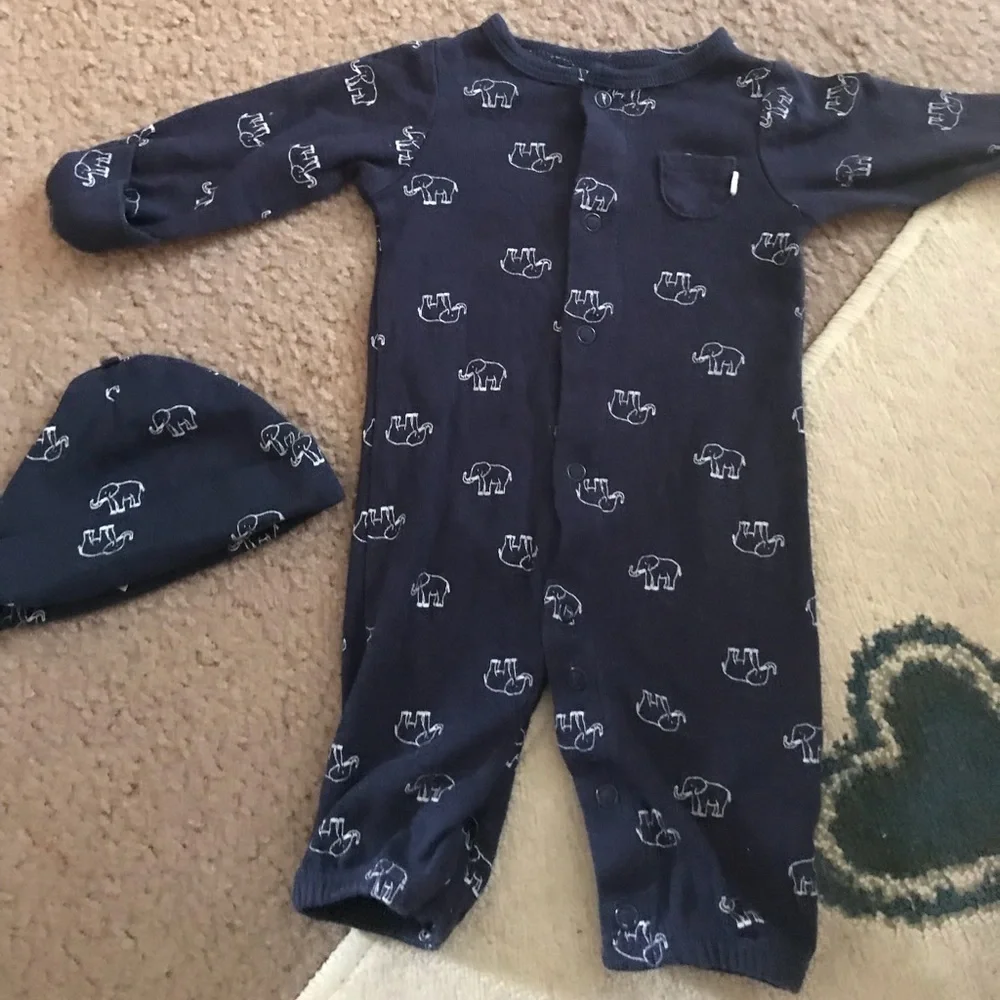 Carter’s 2 piece Navy Blue Elephant outfit